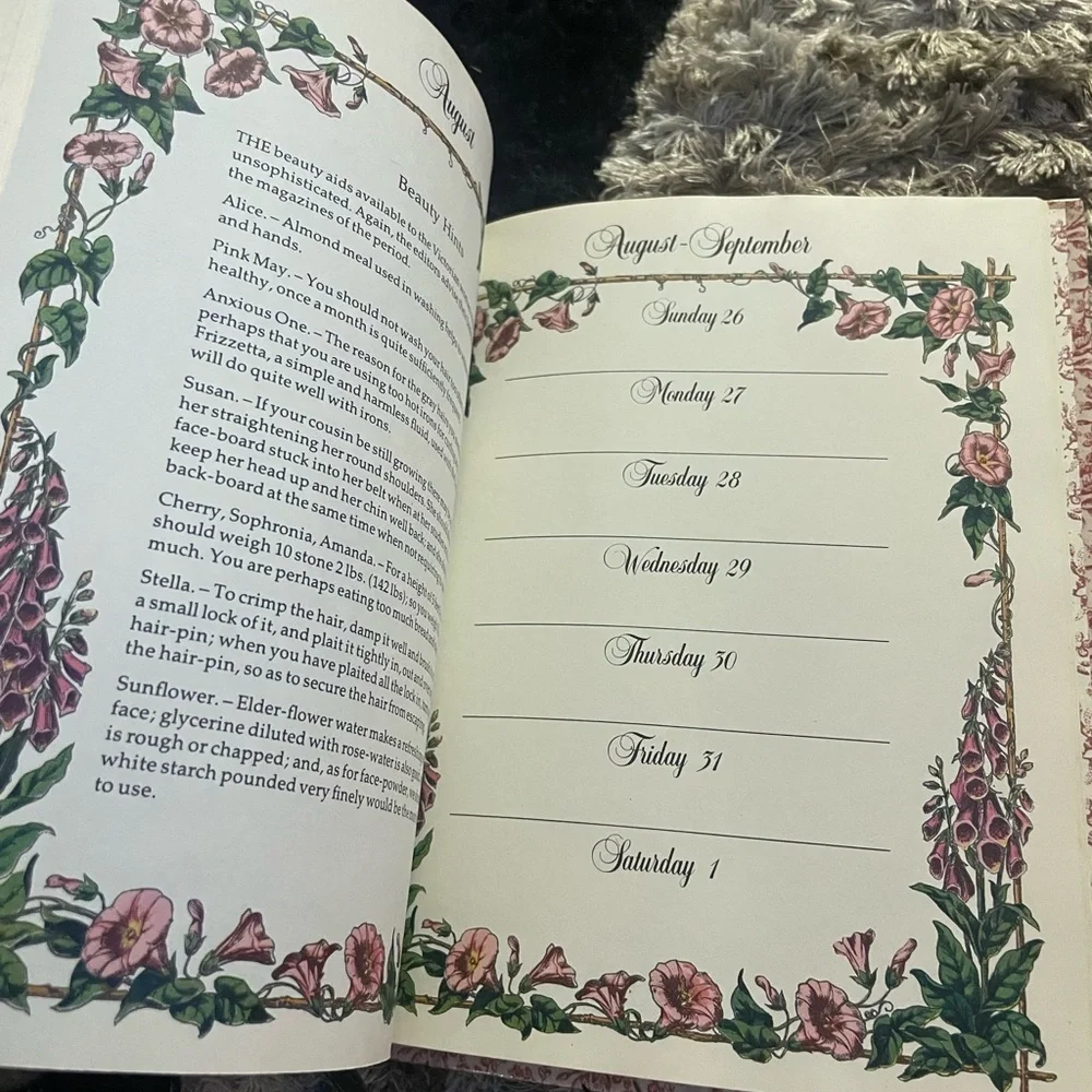 New Avon Victorian Book of Days calendar journal hardcover Set in Pink vintage